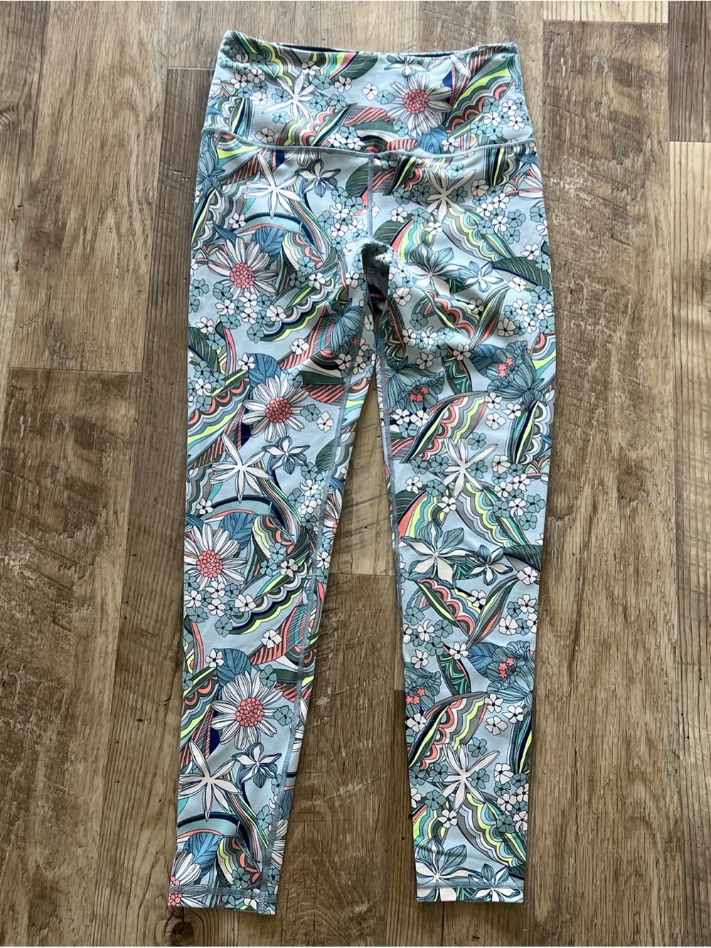Victoria Secret Sport Floral Knockout Tight Medium